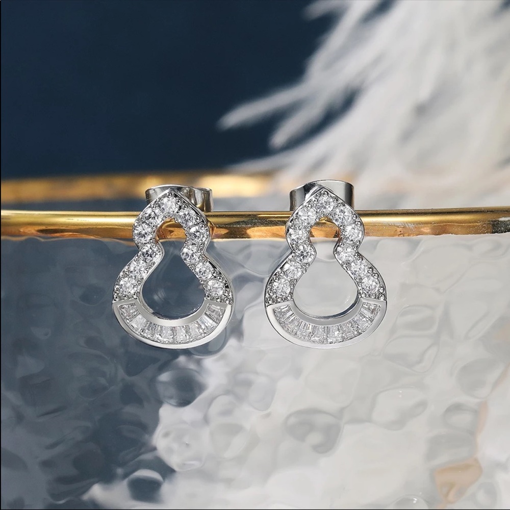 New 925 Silver Unique  Dazzling Diamond Earrings - Picture 2 of 5